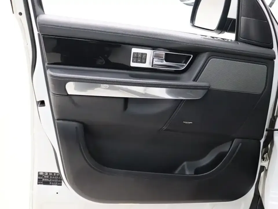 Land Rover Sport