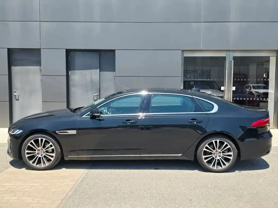 Jaguar XFL