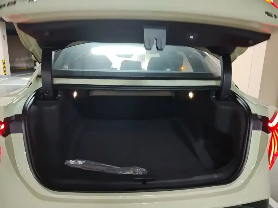 Hongqi Hongqi EH7
