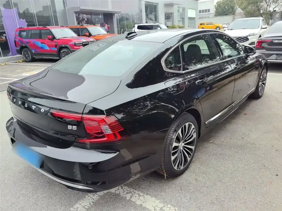 Volvo S90