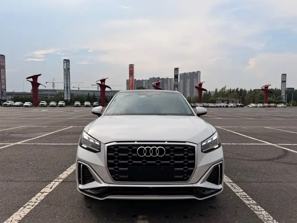 Audi Q2L