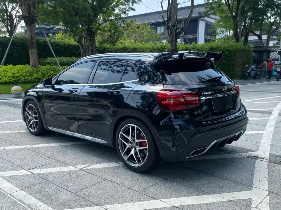 Mercedes-Benz GLA AMG
