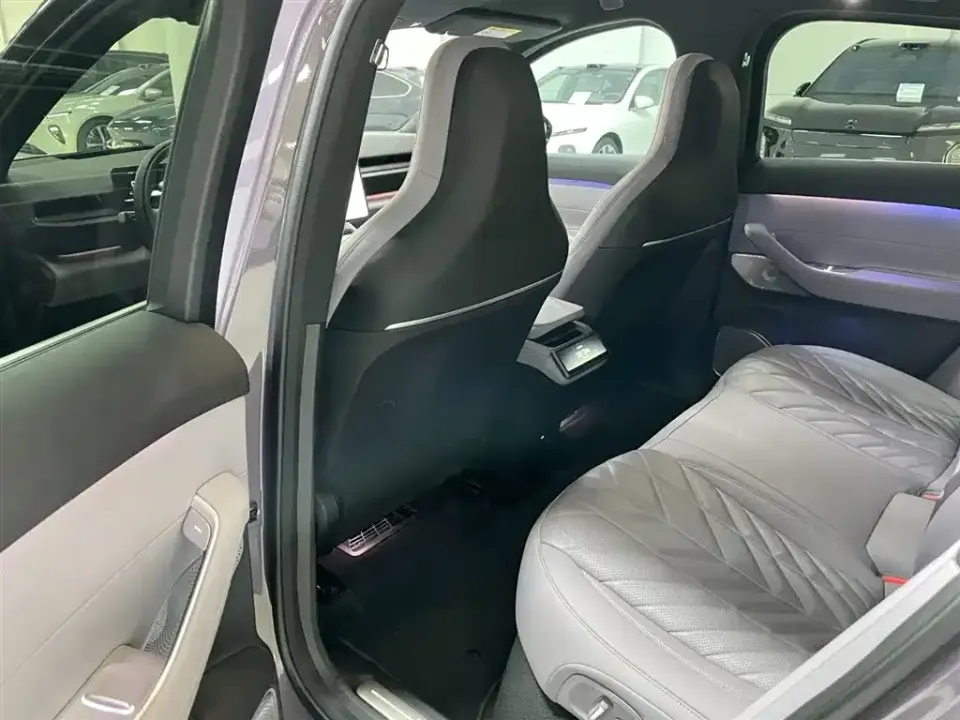 Nio EC6