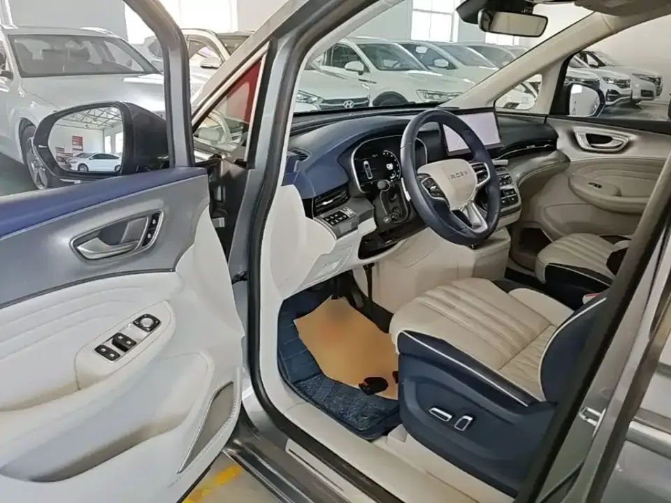 Roewe iMAX8