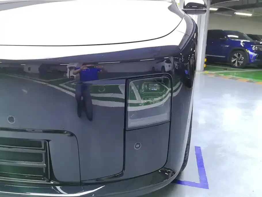 Li Li i8