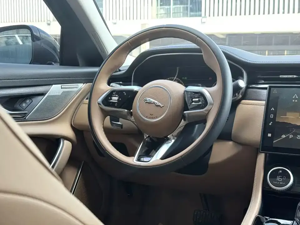 Jaguar XFL