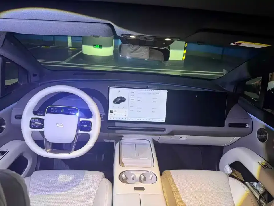Li Li i6