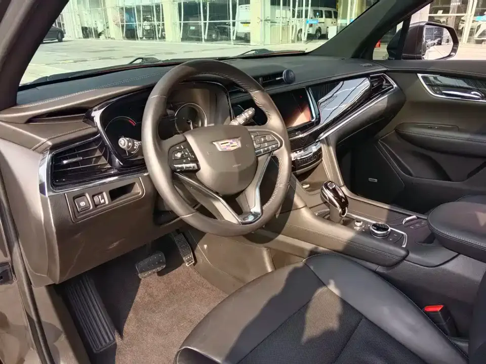 Cadillac XT6