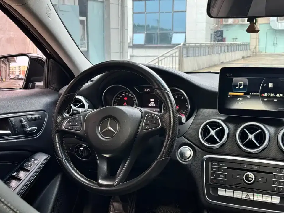 Mercedes-Benz GLA