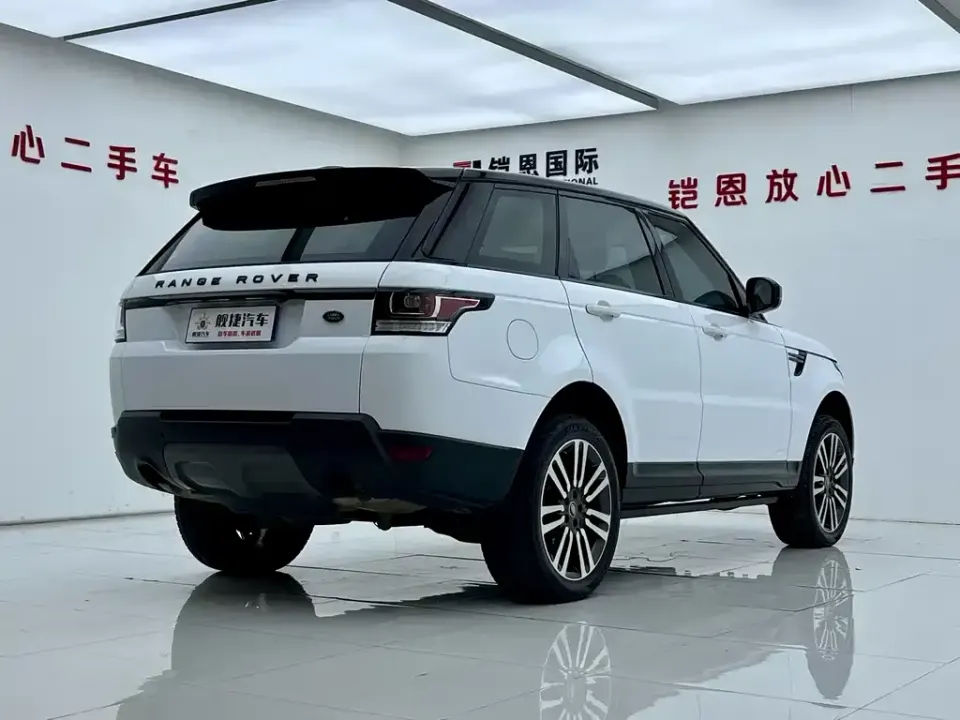 Land Rover Sport