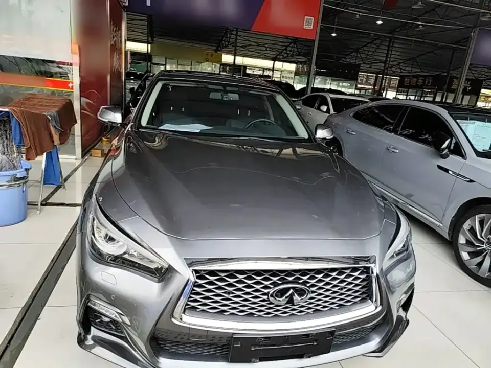 Infiniti Q50L