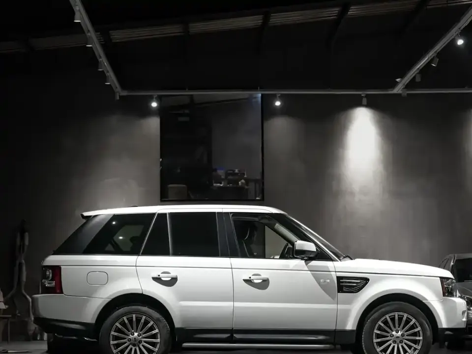 Land Rover Sport