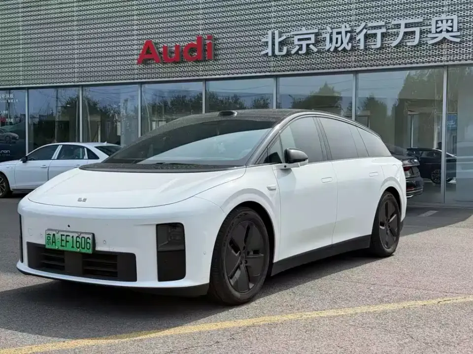 Li Li i6