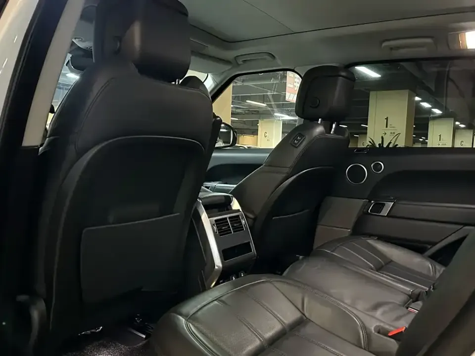Land Rover Sport