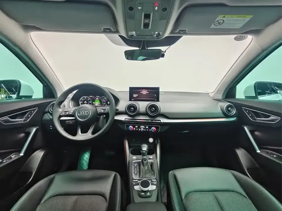 Audi Q2L e-tron