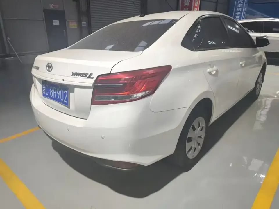 Toyota Yaris L