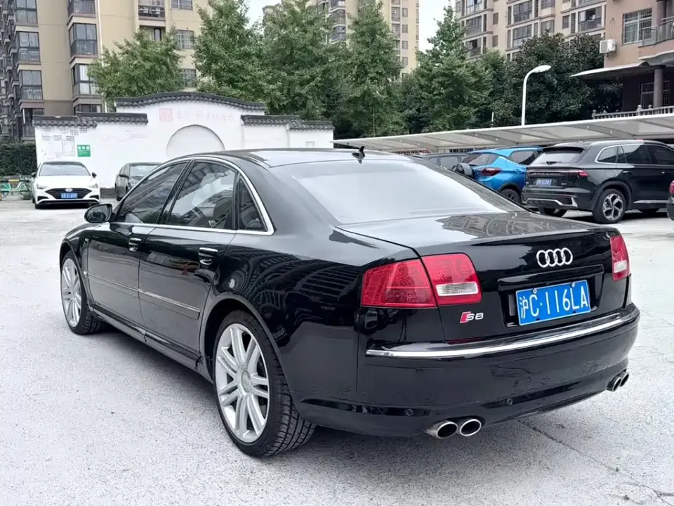 Audi S8