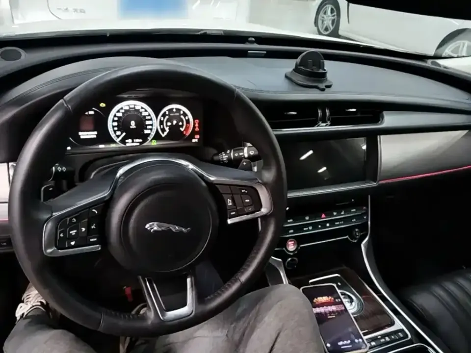 Jaguar XFL