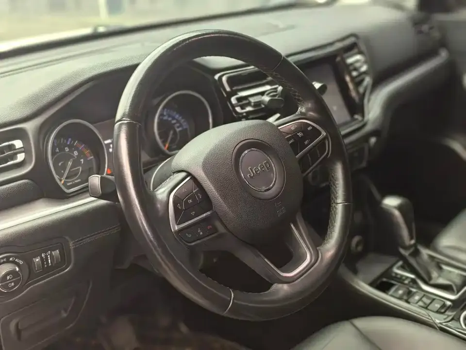 Jeep Grand Commander