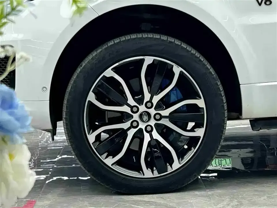 Land Rover Sport