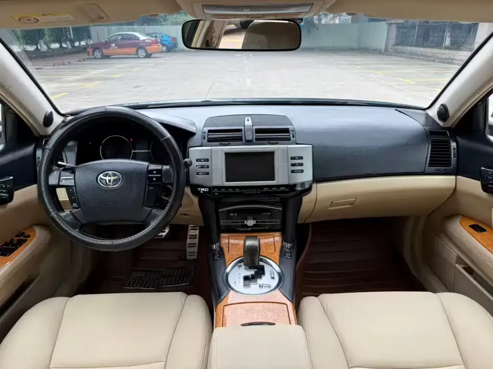 Toyota Reiz