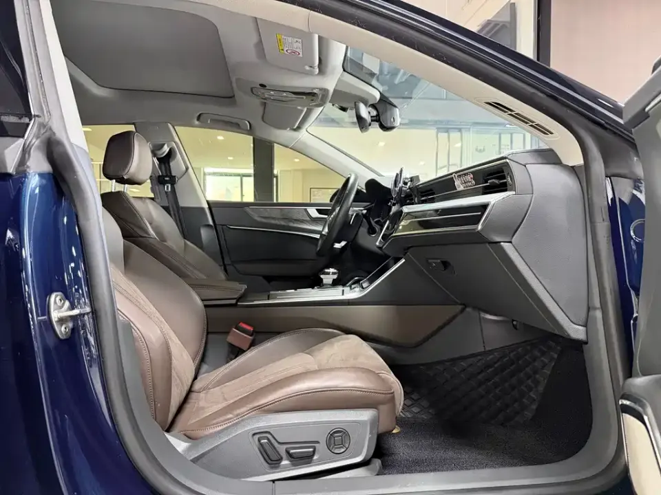 Audi A7L
