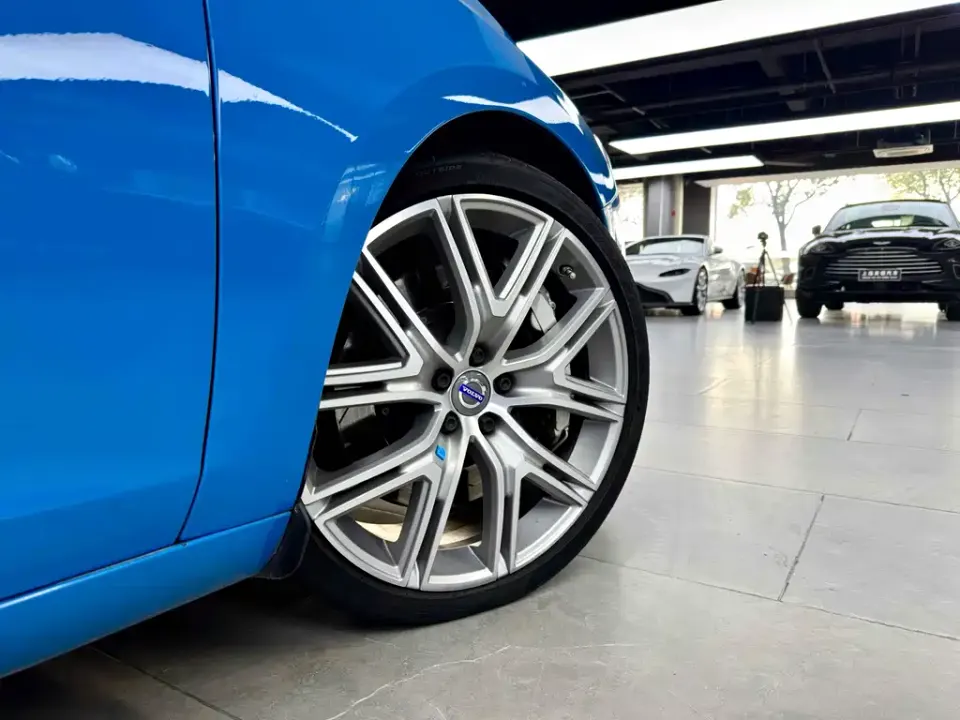 Volvo S60 (Import)