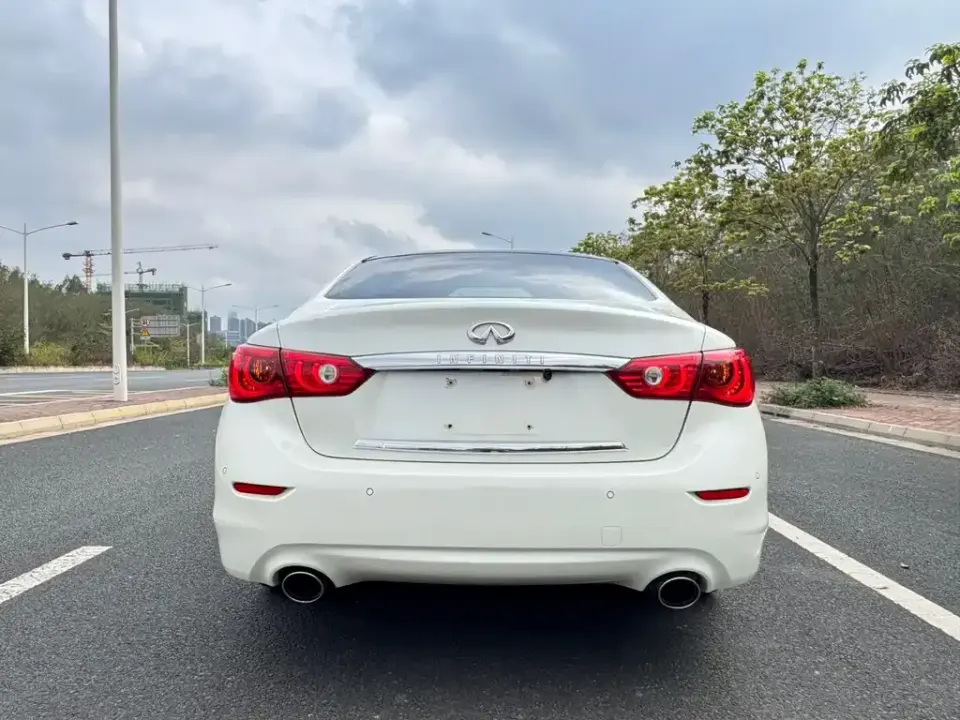 Infiniti Q50L