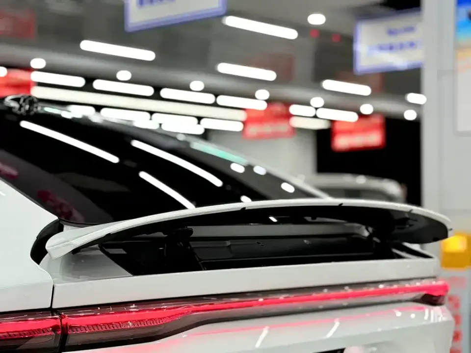 Nio EC6
