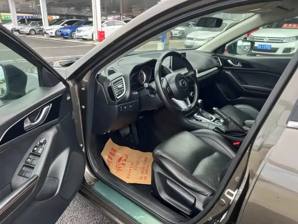 Mazda 3 Axela