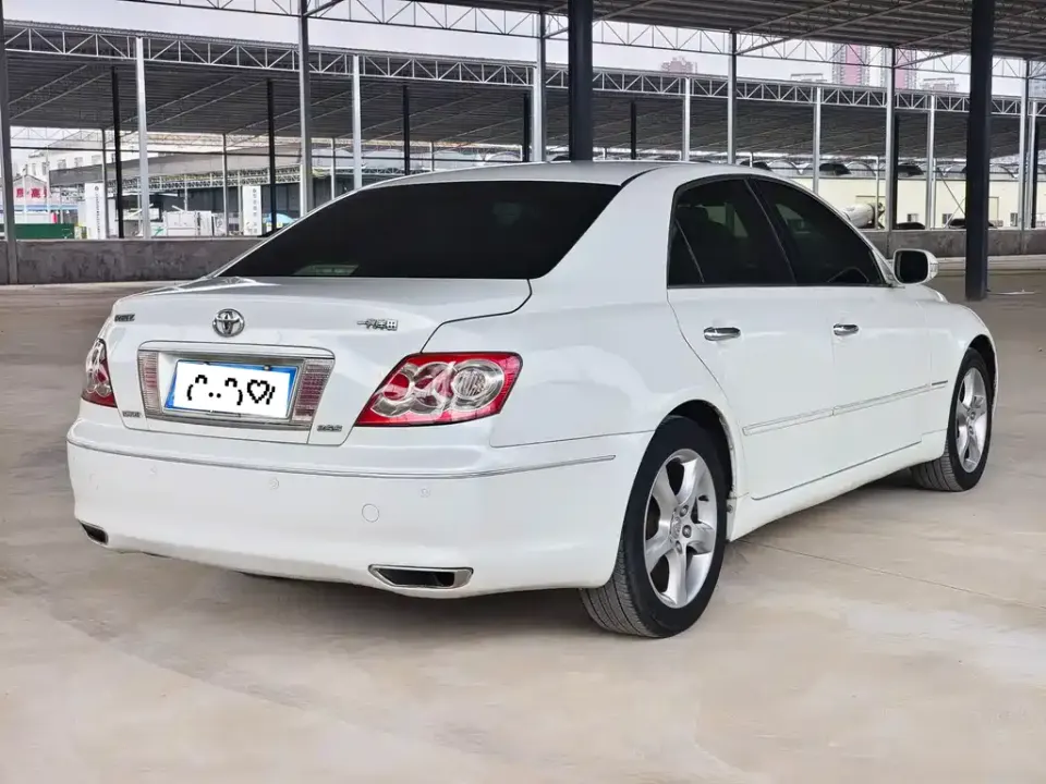 Toyota Reiz