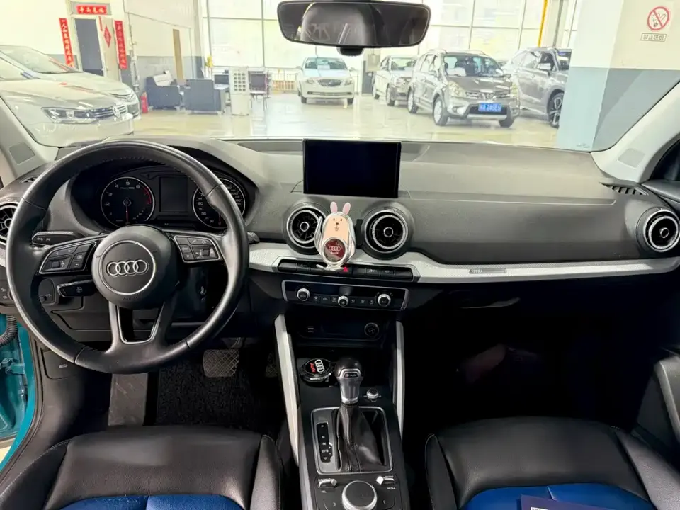 Audi Q2L