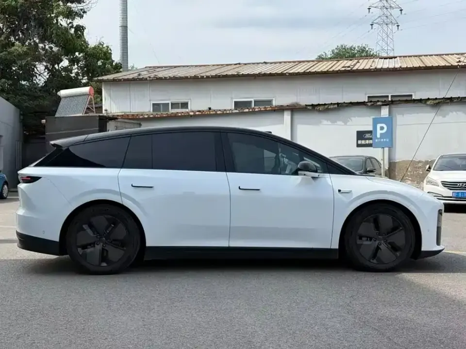 Li Li i6