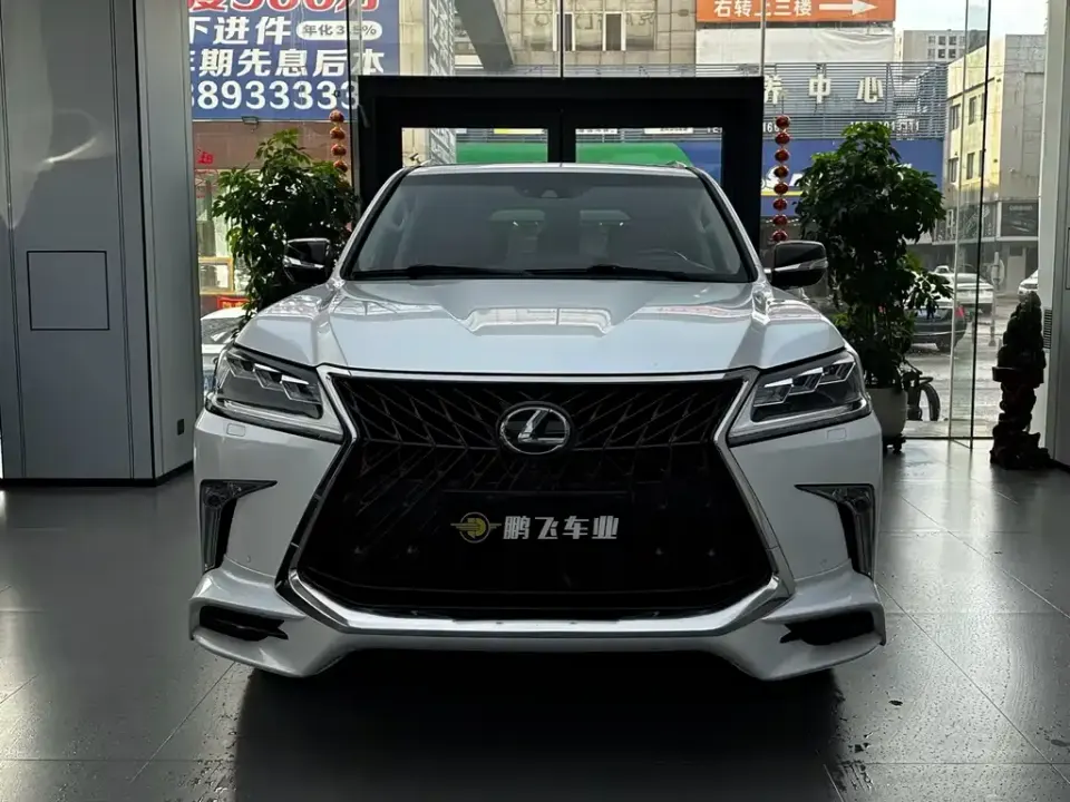 Lexus LX