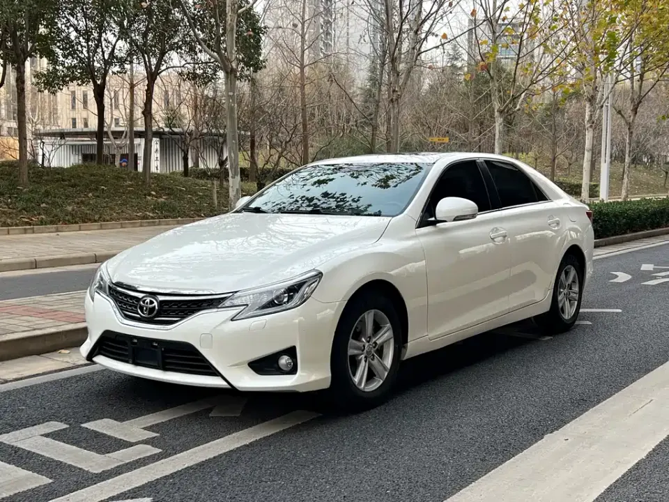 Toyota Reiz