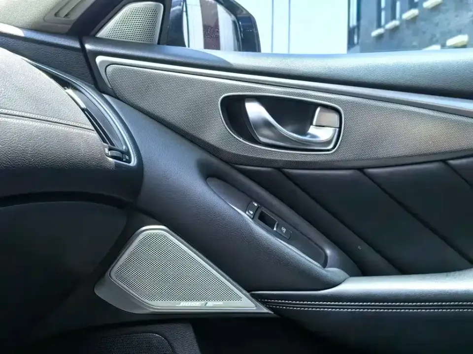Infiniti Q50L