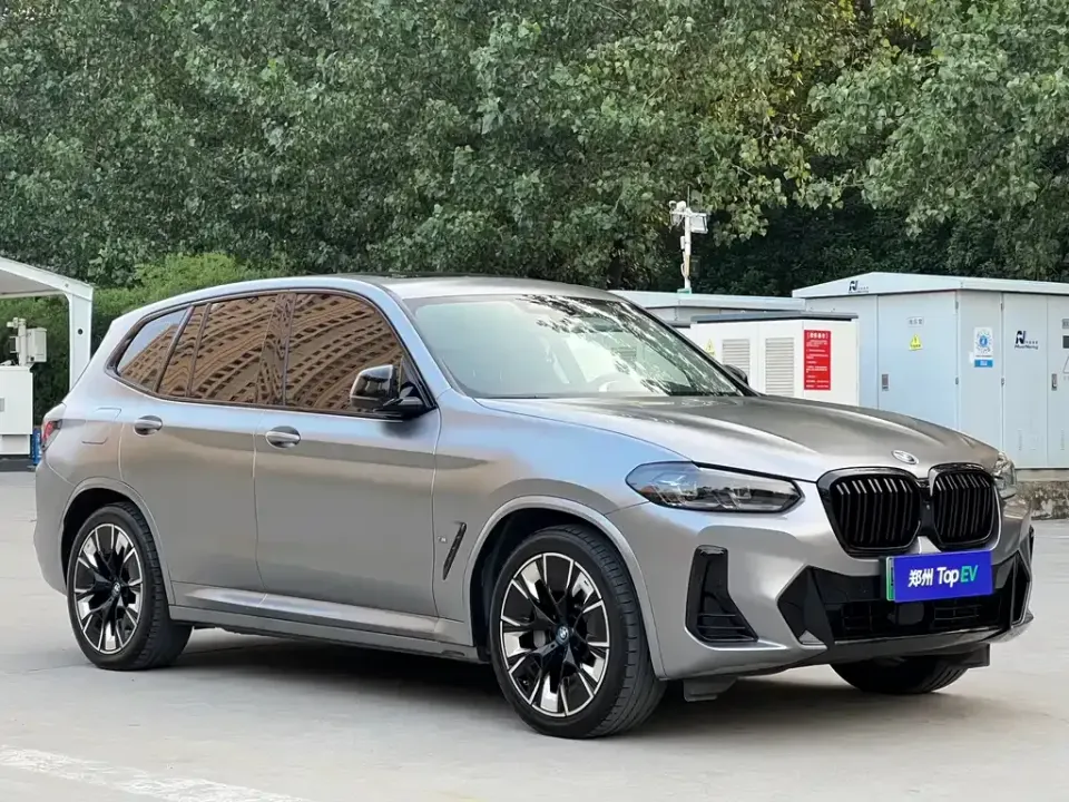 BMW iX3