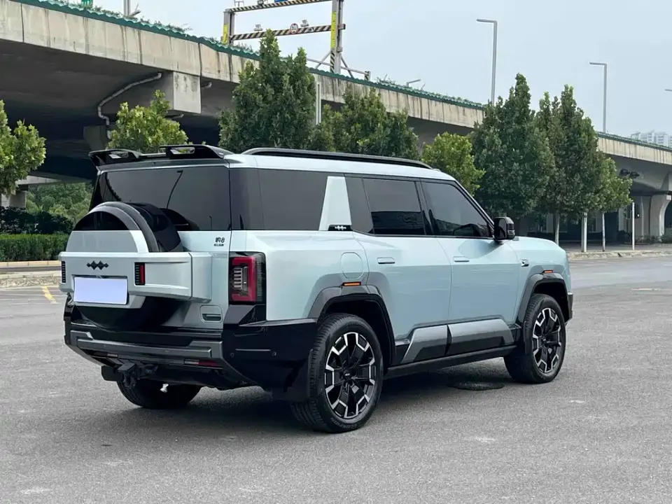 Fang Cheng Bao Leopard 8