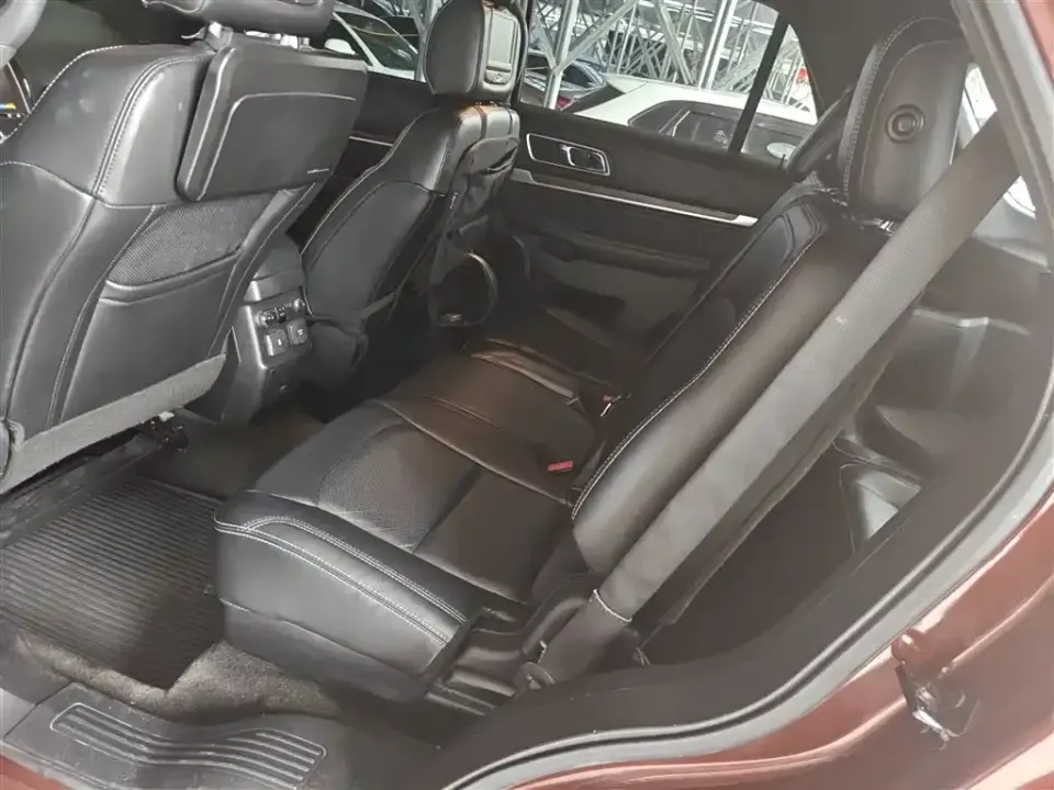 Ford Explorer (Import)