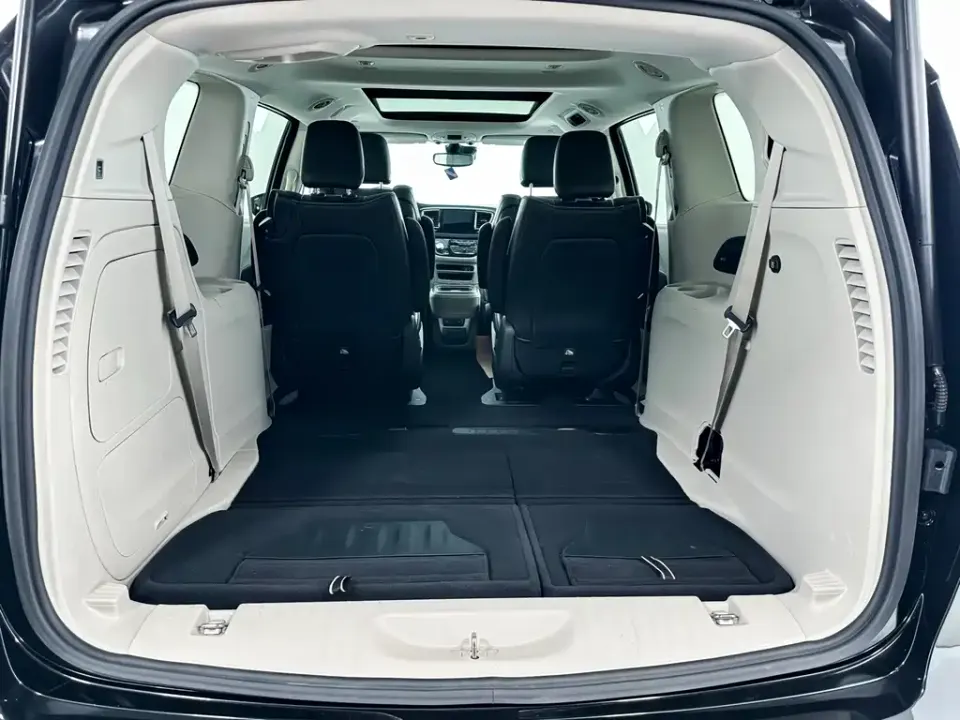 Chrysler Grand Voyager PHEV (Import)