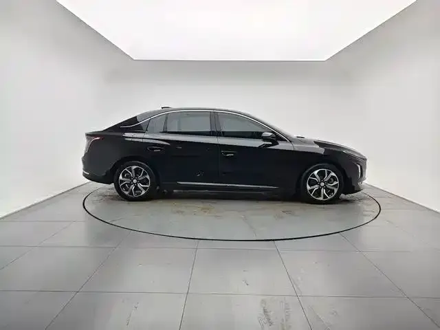 Hongqi Hongqi E-QM5