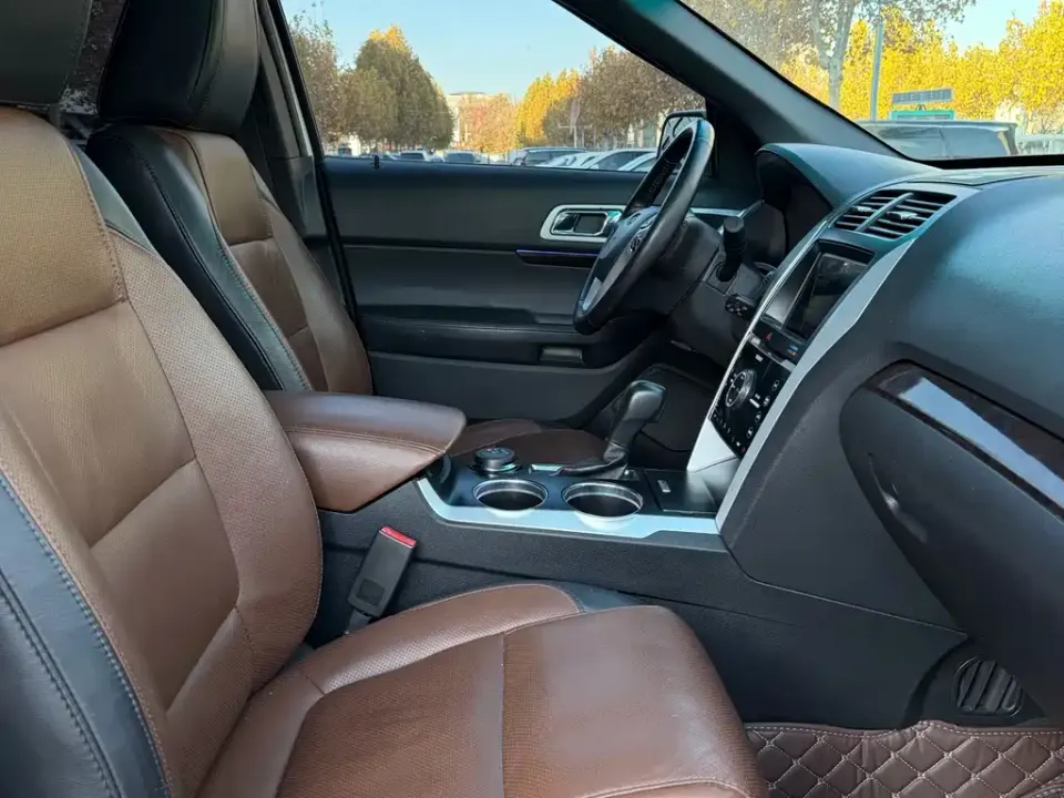 Ford Explorer (Import)