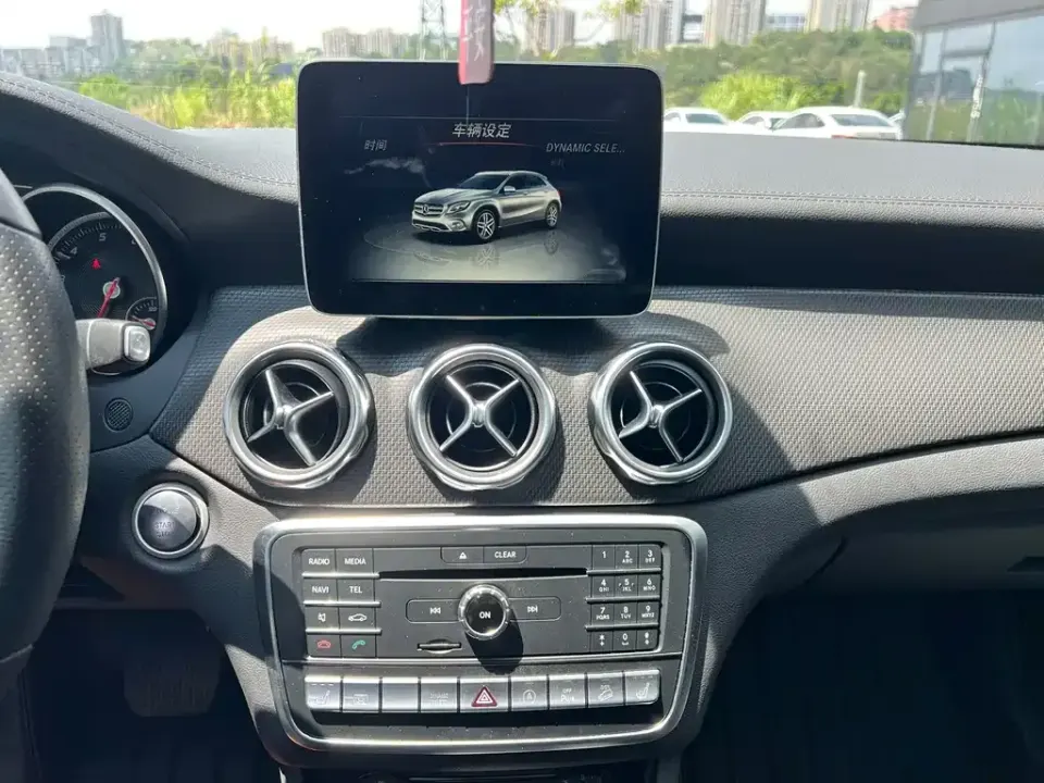 Mercedes-Benz GLA