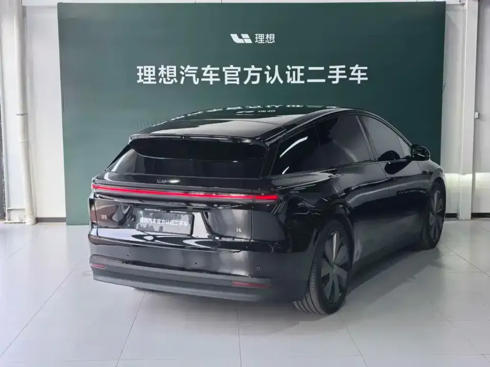 Li Li i6