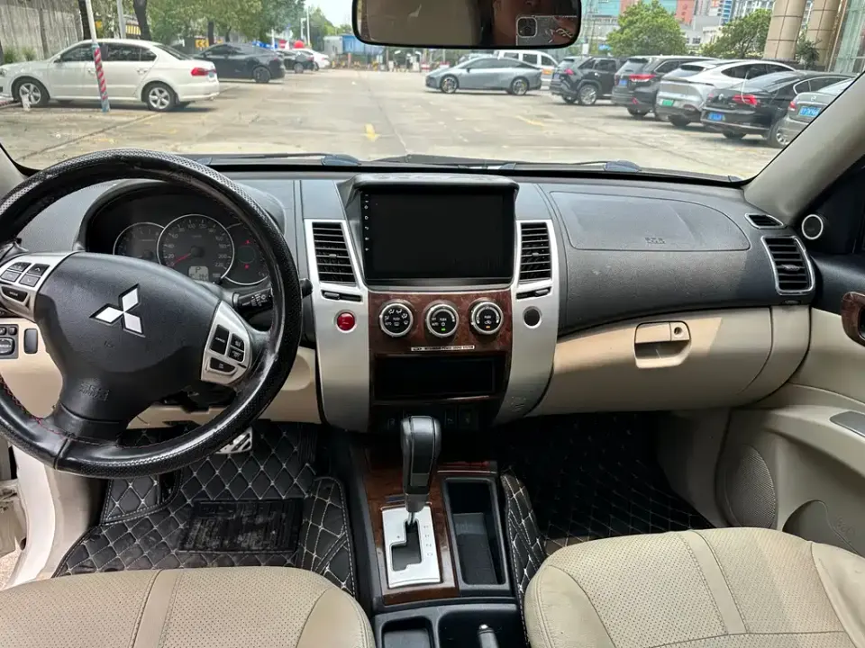 Mitsubishi Pajero Sport