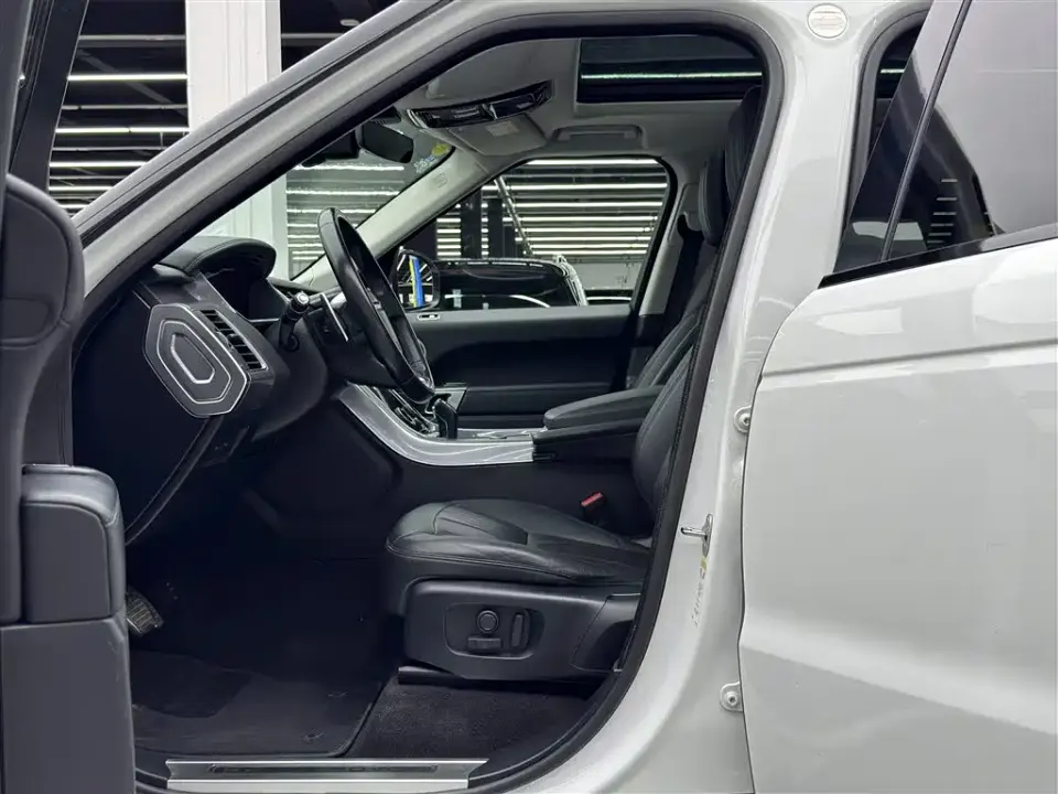 Land Rover Sport