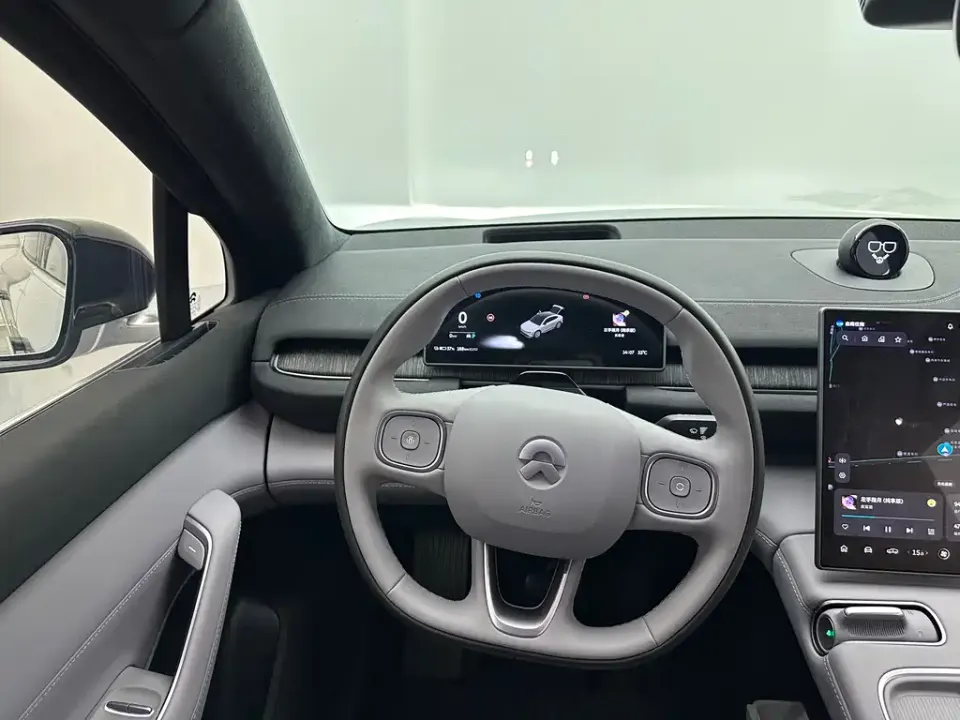 Nio EC6