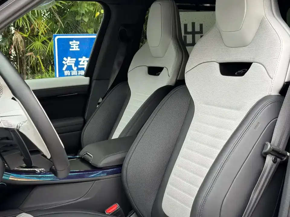 Land Rover Sport