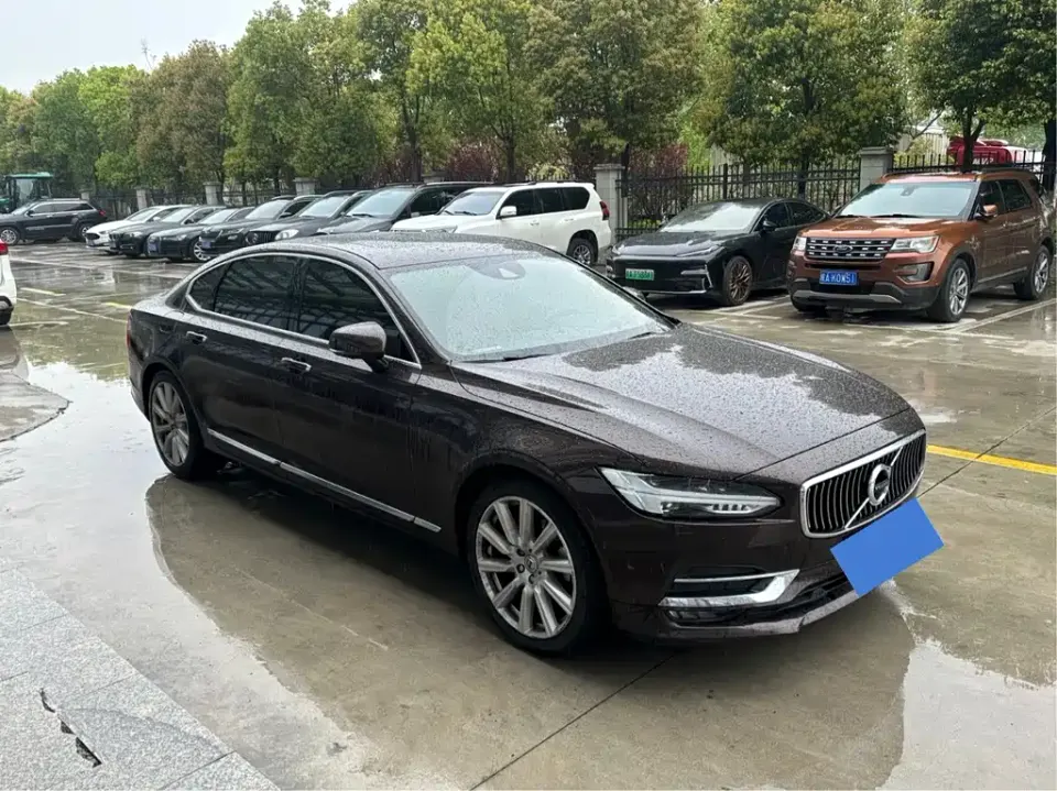 Volvo S90