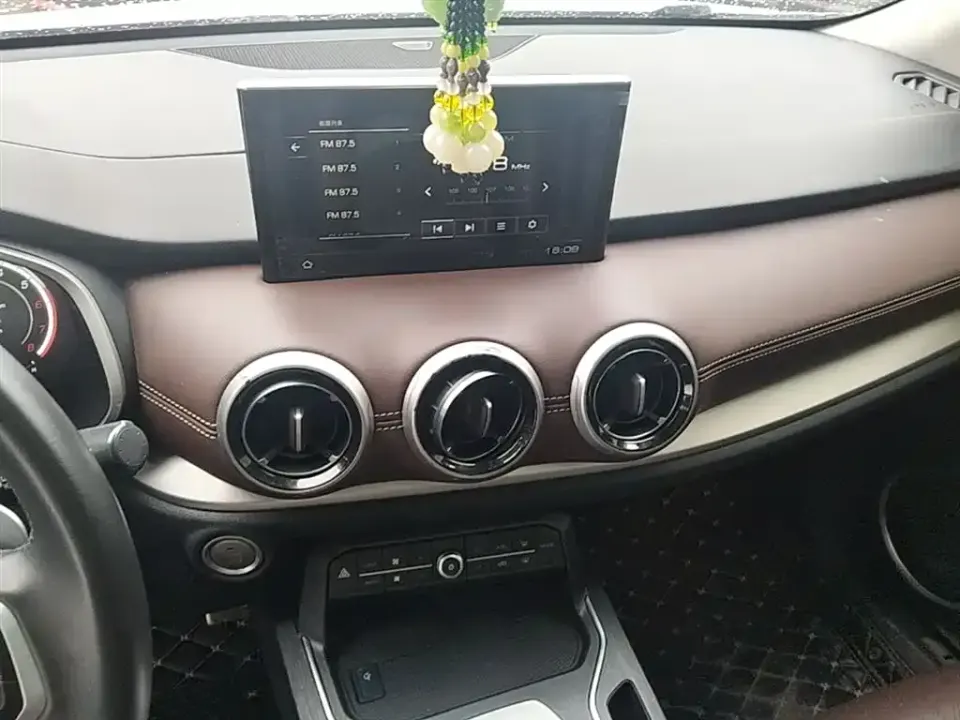 WEY Wey VV6
